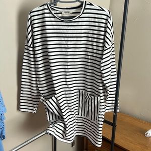White with black stripes tshirt dress with pockets
